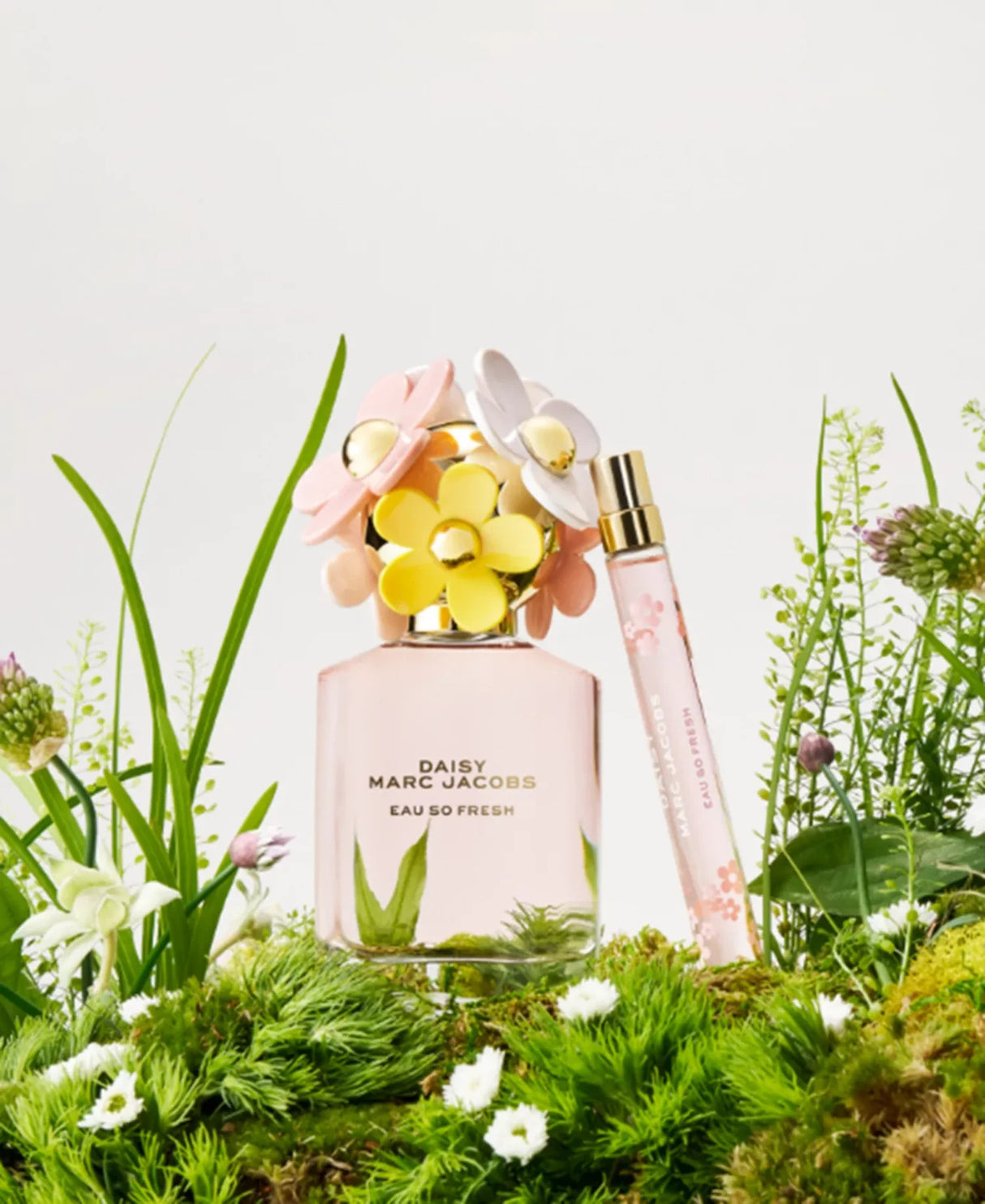 Daisy Eau So Fresh by Marc Jacobs for Women Eau de Toilette Spray 2.5 oz